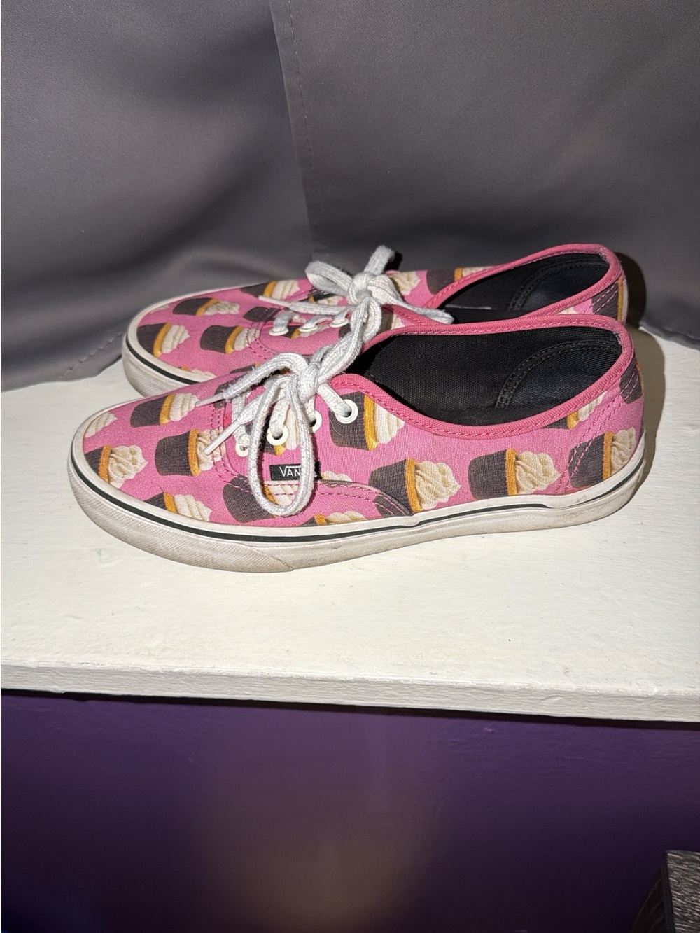 Vans rare Late Night Cupcake Pattern Canvas Sneakers - Picture 2 of 4